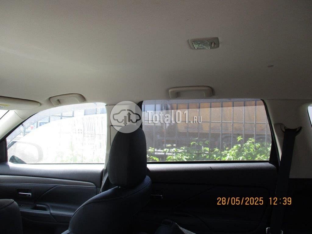 Фото Mitsubishi Outlander 210