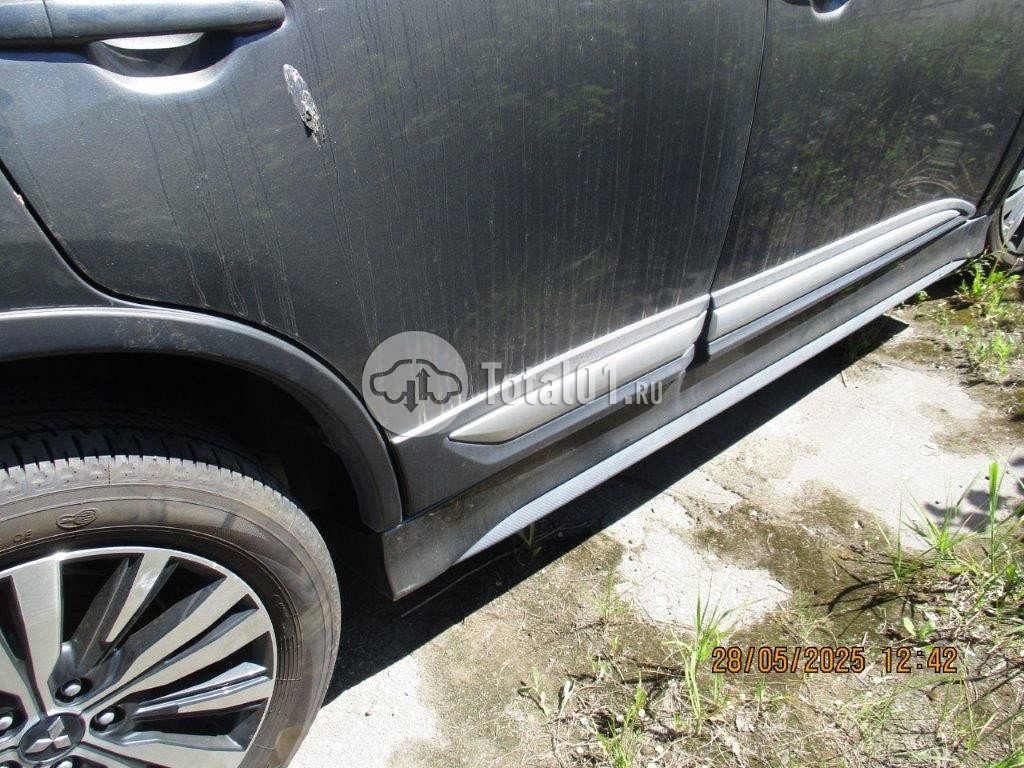 Фото Mitsubishi Outlander 280