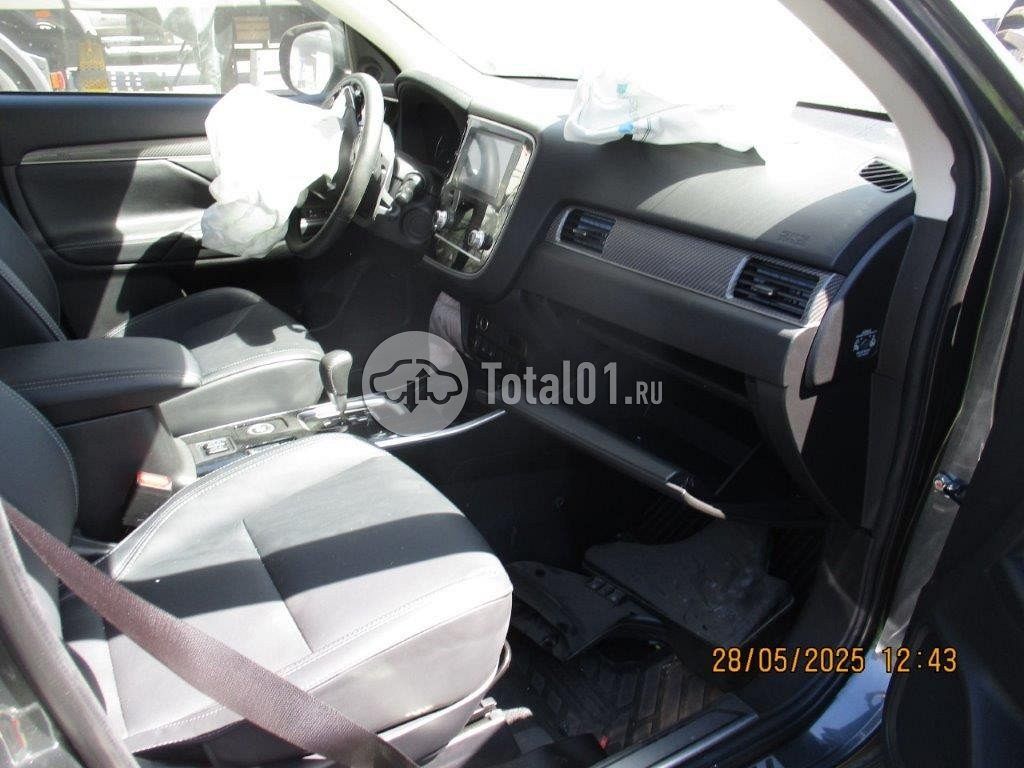Фото Mitsubishi Outlander 302