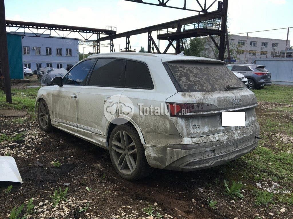 Фото Audi Q7 2