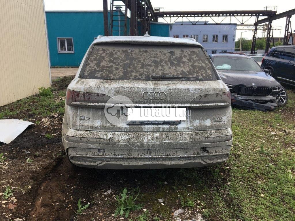Фото Audi Q7 6