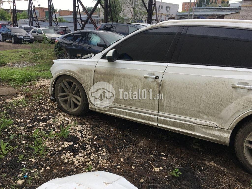 Фото Audi Q7 10