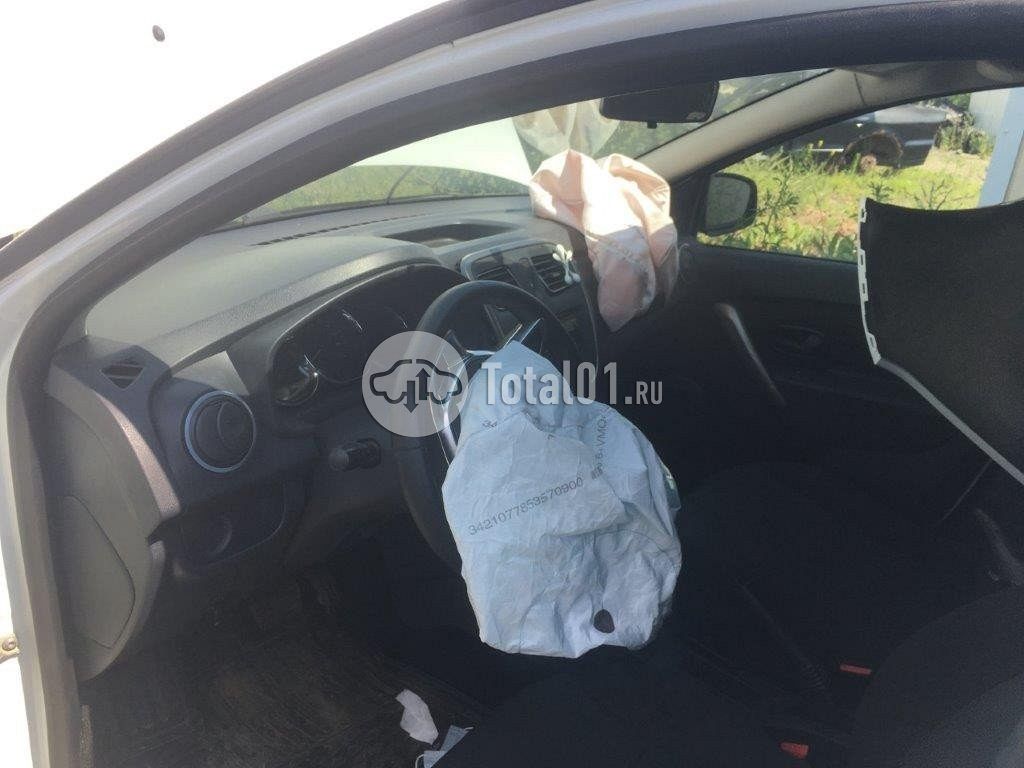 Фото Renault Logan 74