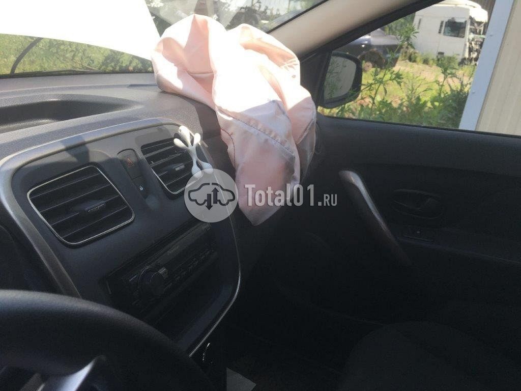 Фото Renault Logan 78