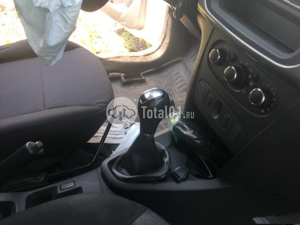 Фото Renault Logan 108
