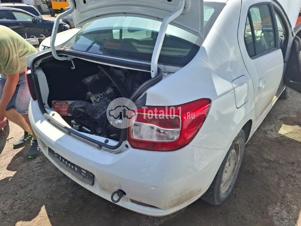 Фото Renault Logan 8