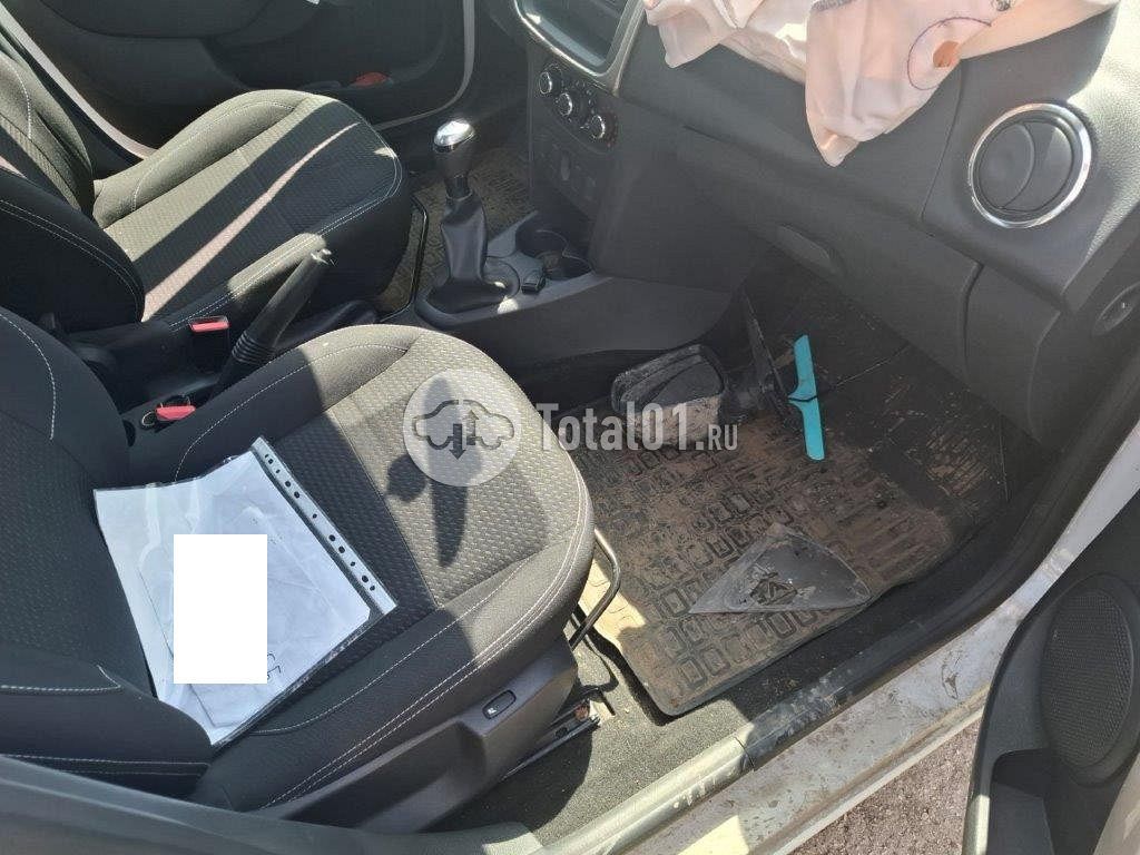 Фото Renault Logan 30