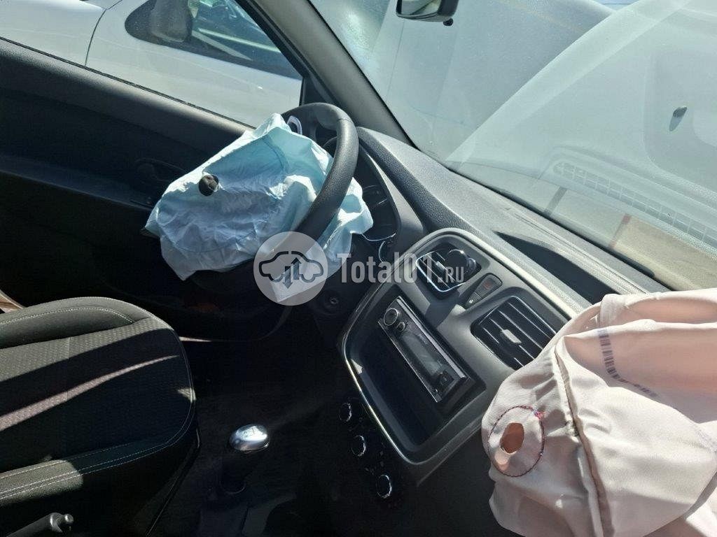 Фото Renault Logan 34