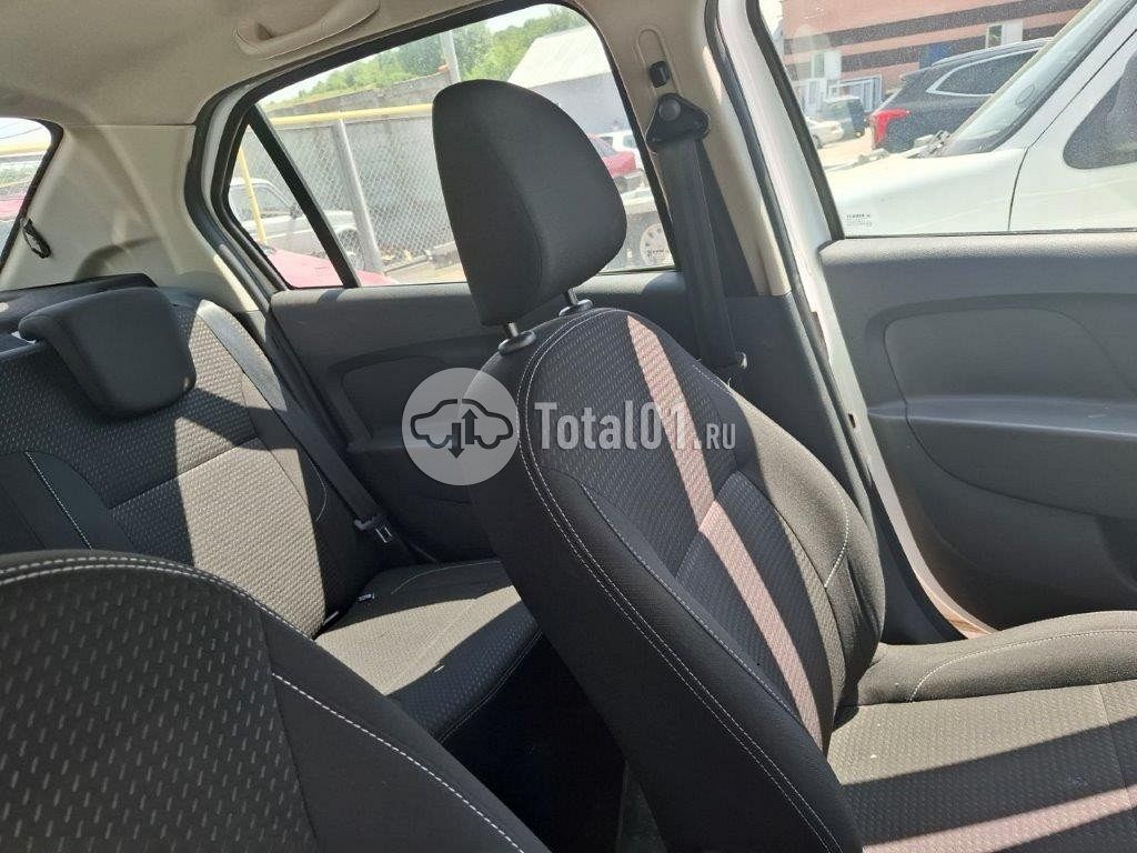 Фото Renault Logan 38