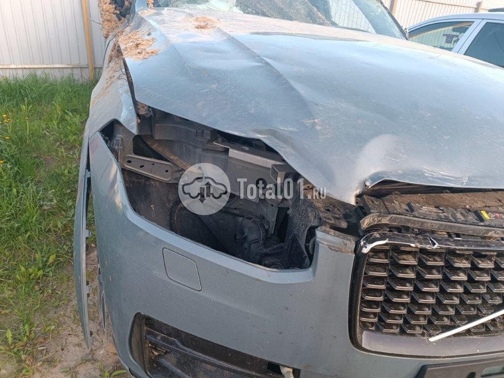 Фото Volvo XC90 12