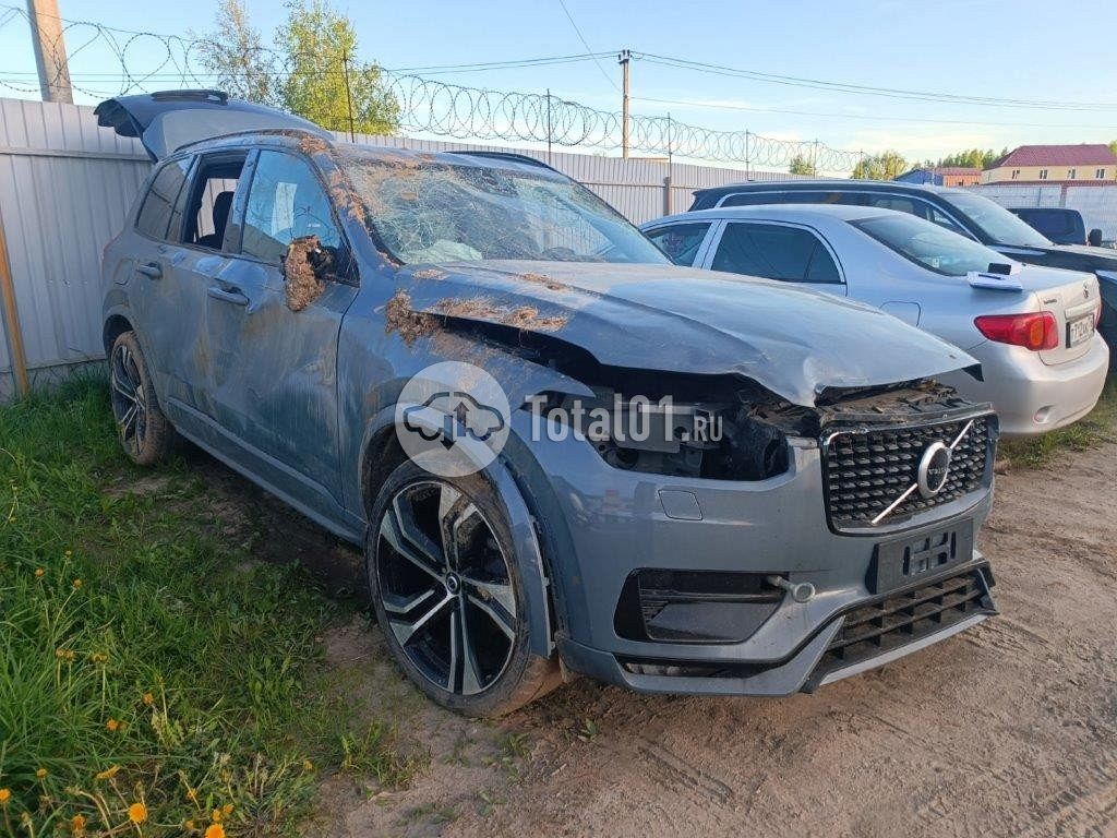 Фото Volvo XC90 14