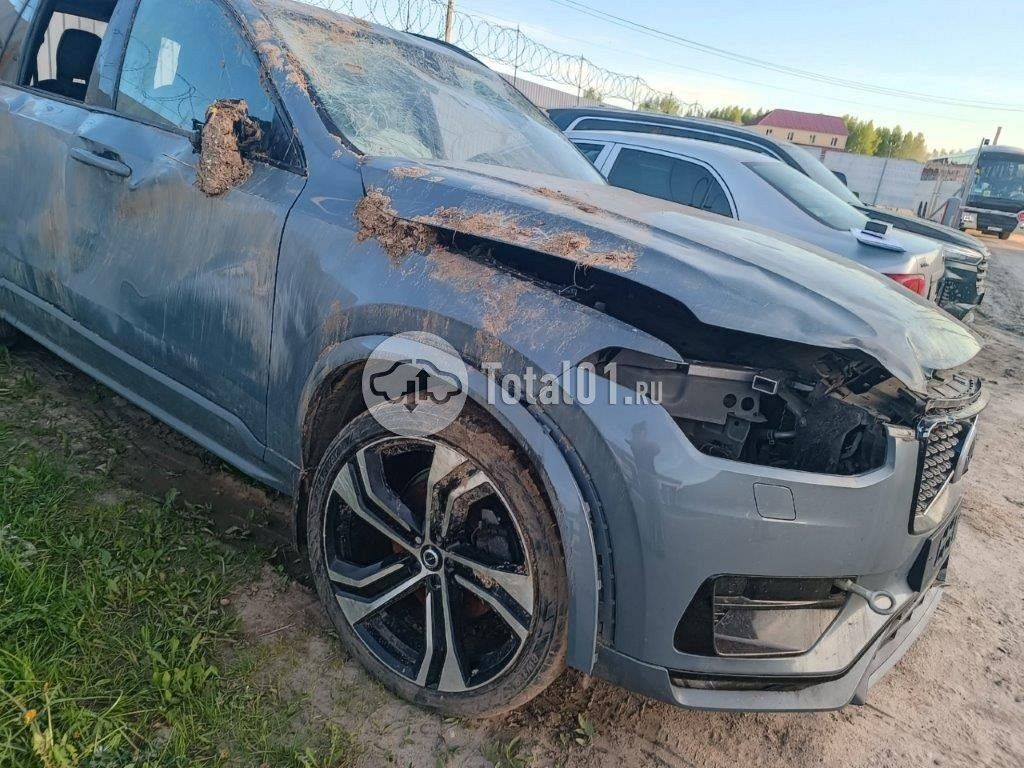 Фото Volvo XC90 16