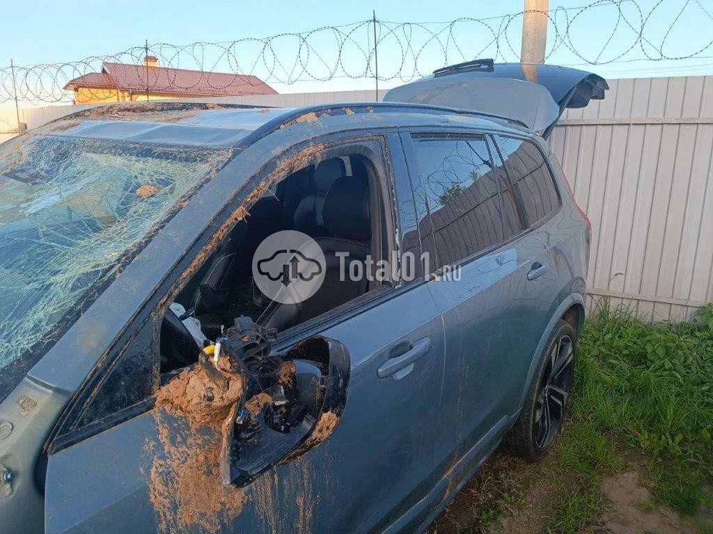 Фото Volvo XC90 66