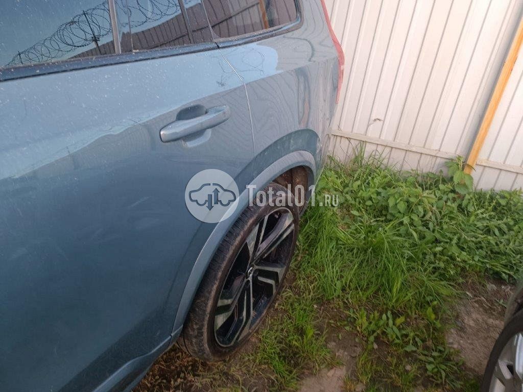 Фото Volvo XC90 70
