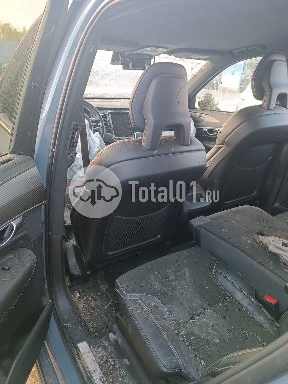 Фото Volvo XC90 76