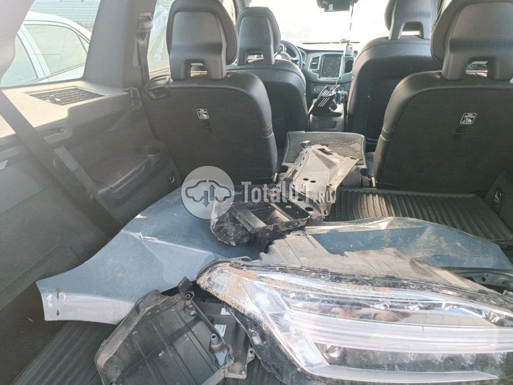 Фото Volvo XC90 144