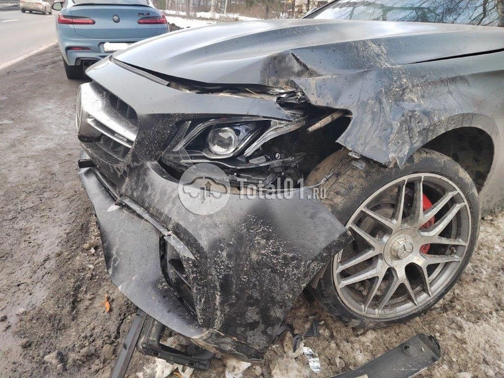 Фото Mercedes-Benz E-класс AMG 18