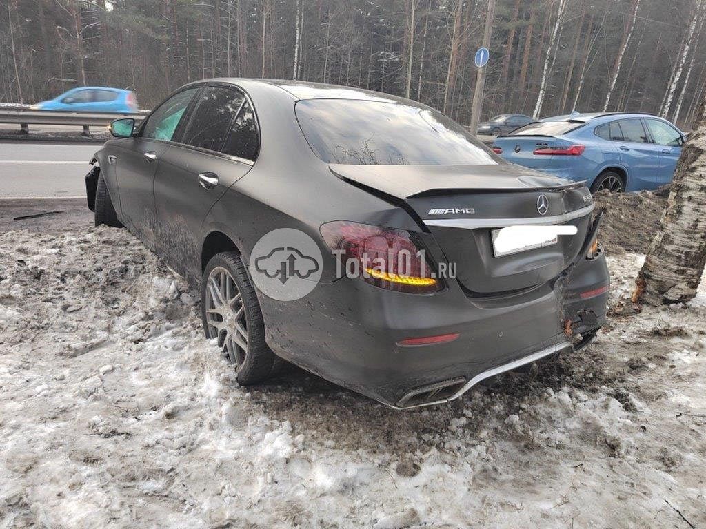 Фото Mercedes-Benz E-класс AMG 36