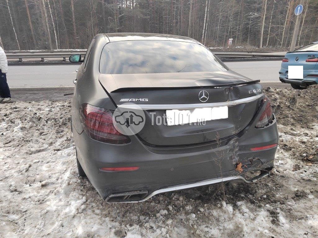 Фото Mercedes-Benz E-класс AMG 38