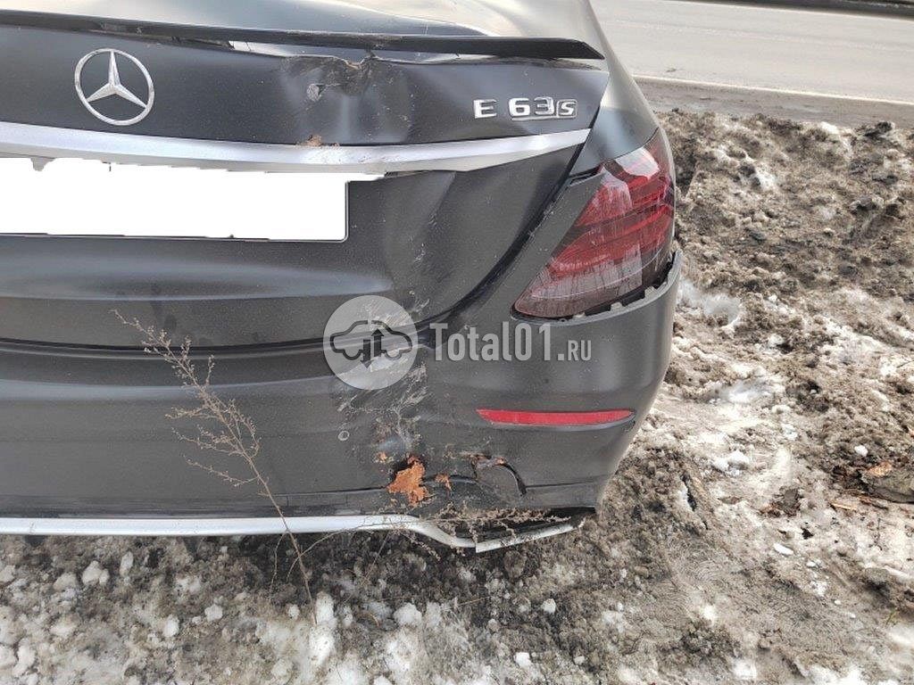 Фото Mercedes-Benz E-класс AMG 40