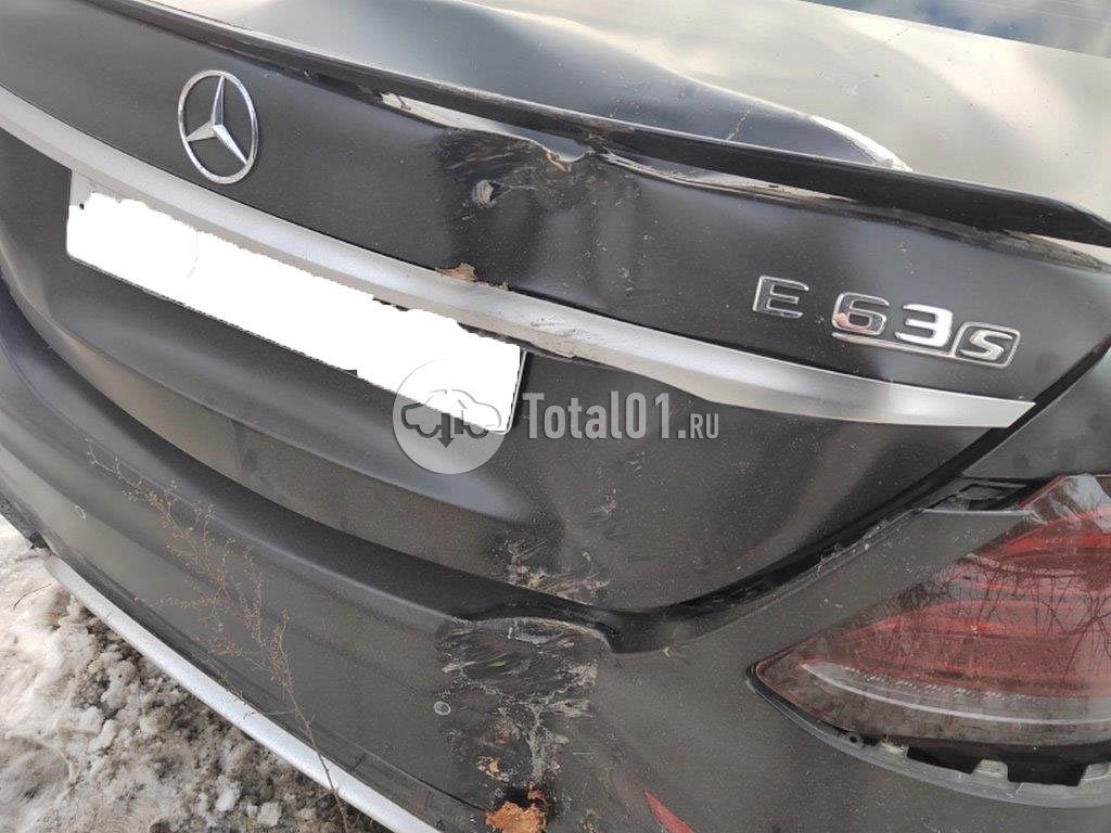 Фото Mercedes-Benz E-класс AMG 48