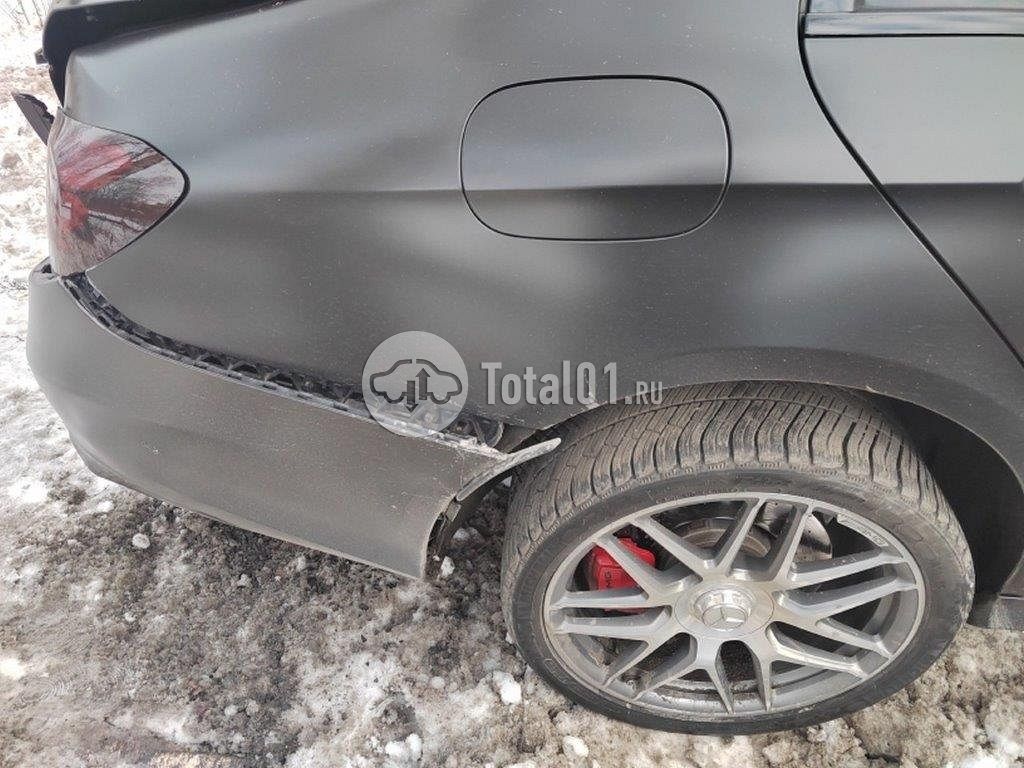 Фото Mercedes-Benz E-класс AMG 64