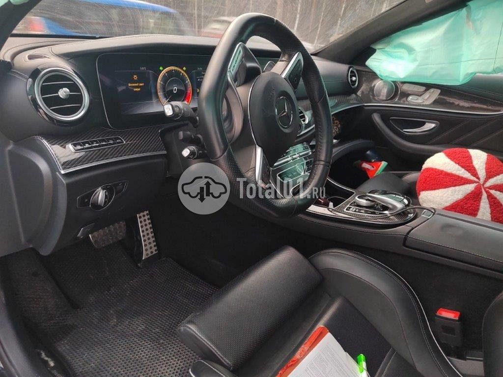 Фото Mercedes-Benz E-класс AMG 74