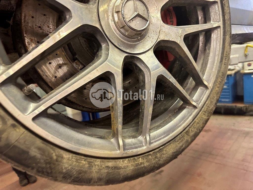 Фото Mercedes-Benz E-класс AMG 556