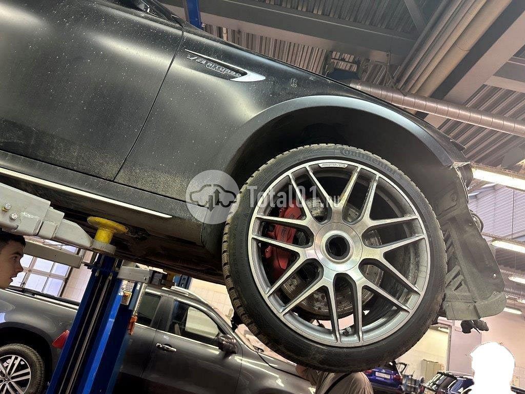 Фото Mercedes-Benz E-класс AMG 586