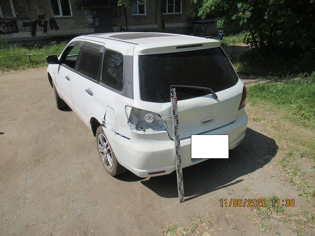 Фото Mitsubishi Airtrek 2