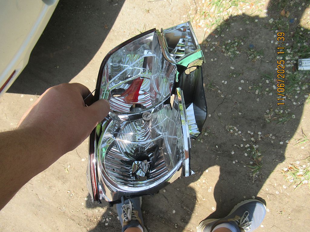 Фото Mitsubishi Airtrek 18