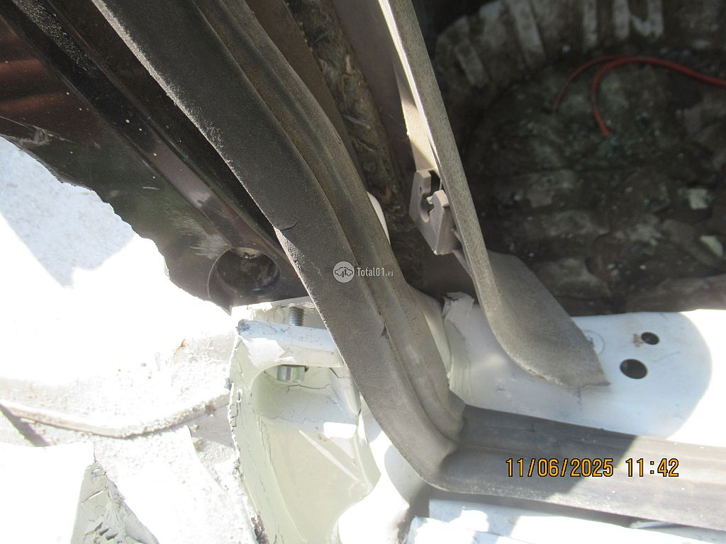 Фото Mitsubishi Airtrek 88