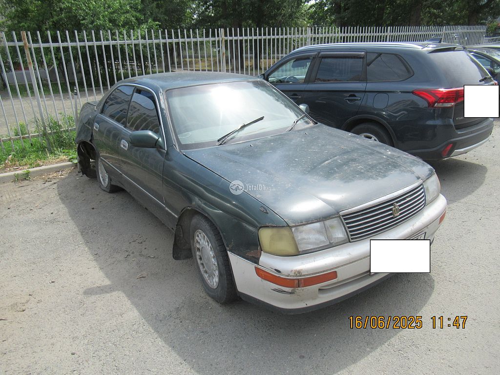 Фото Toyota Crown 2