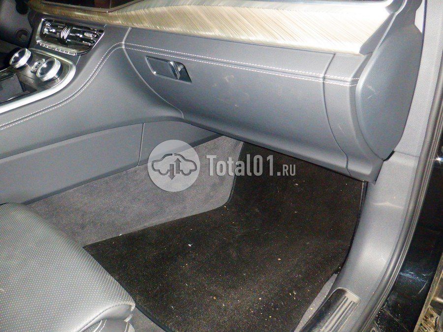 Фото Hongqi H9 26
