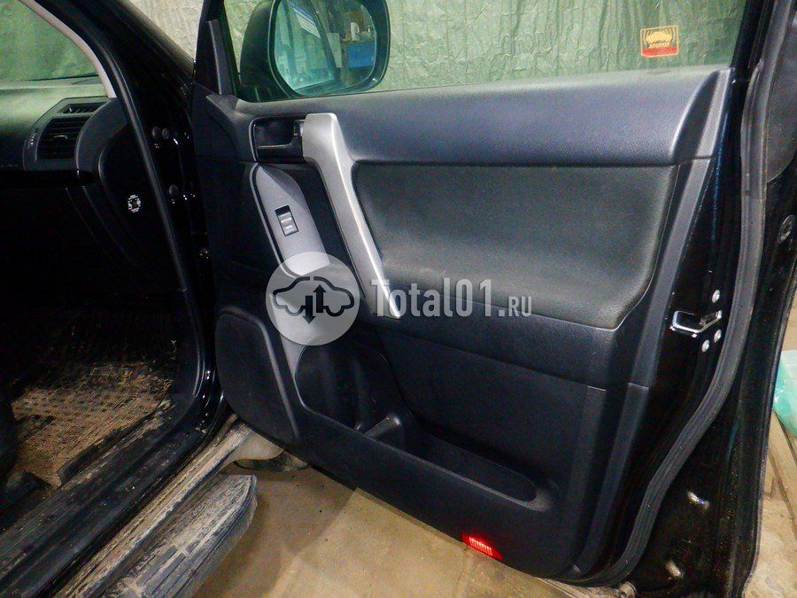 Фото Toyota Land Cruiser Prado 162