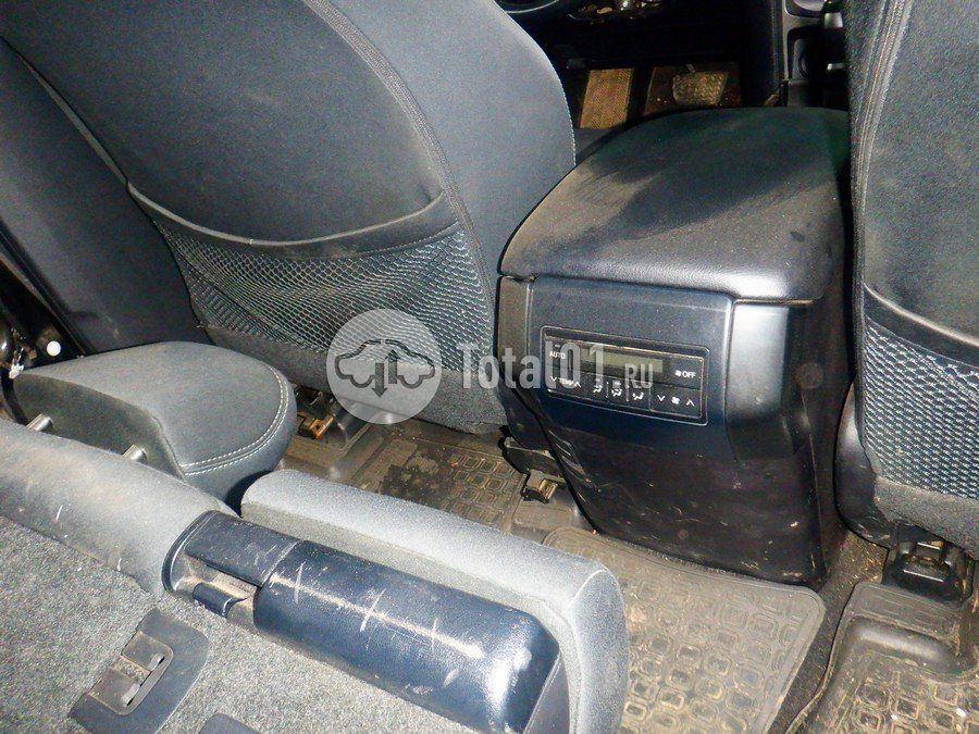 Фото Toyota Land Cruiser Prado 180