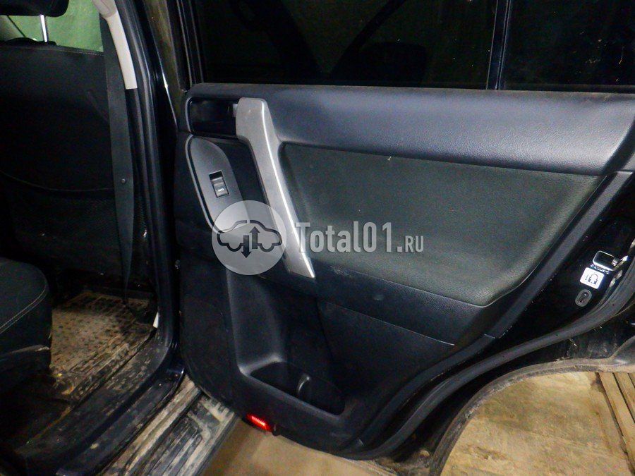 Фото Toyota Land Cruiser Prado 188
