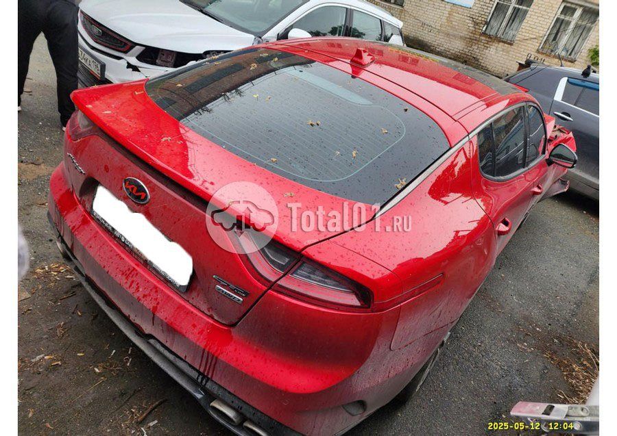 Фото KIA Stinger 10