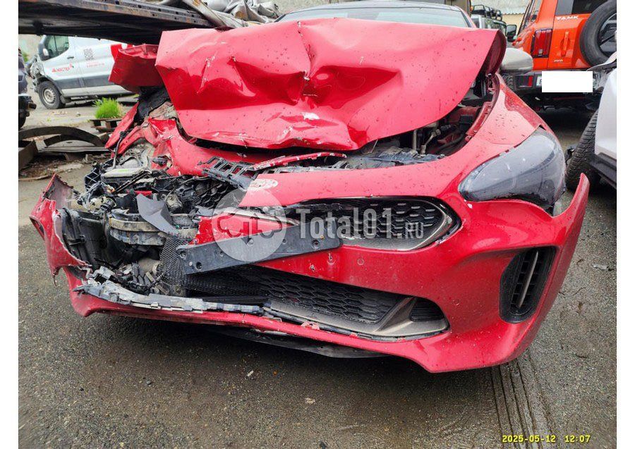 Фото KIA Stinger 32