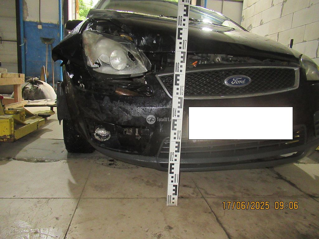 Фото Ford C-MAX 16