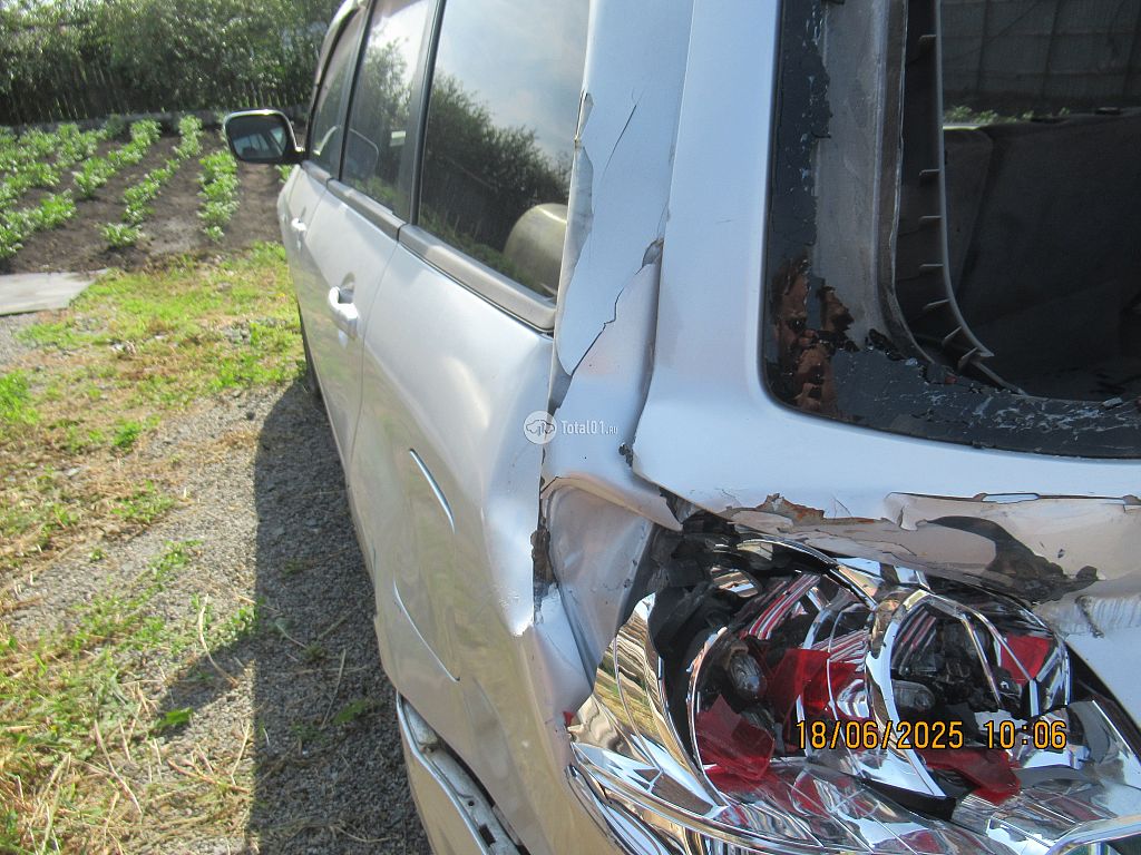 Фото Mitsubishi Airtrek 36