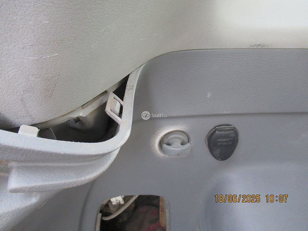 Фото Mitsubishi Airtrek 60