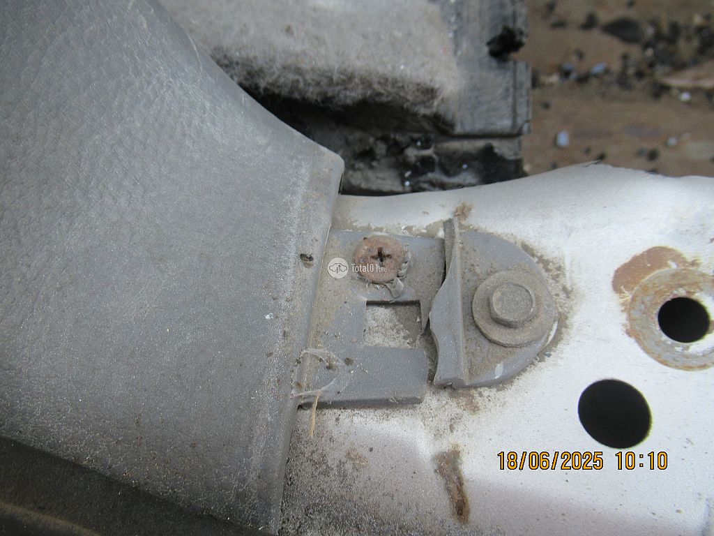 Фото Mitsubishi Airtrek 84