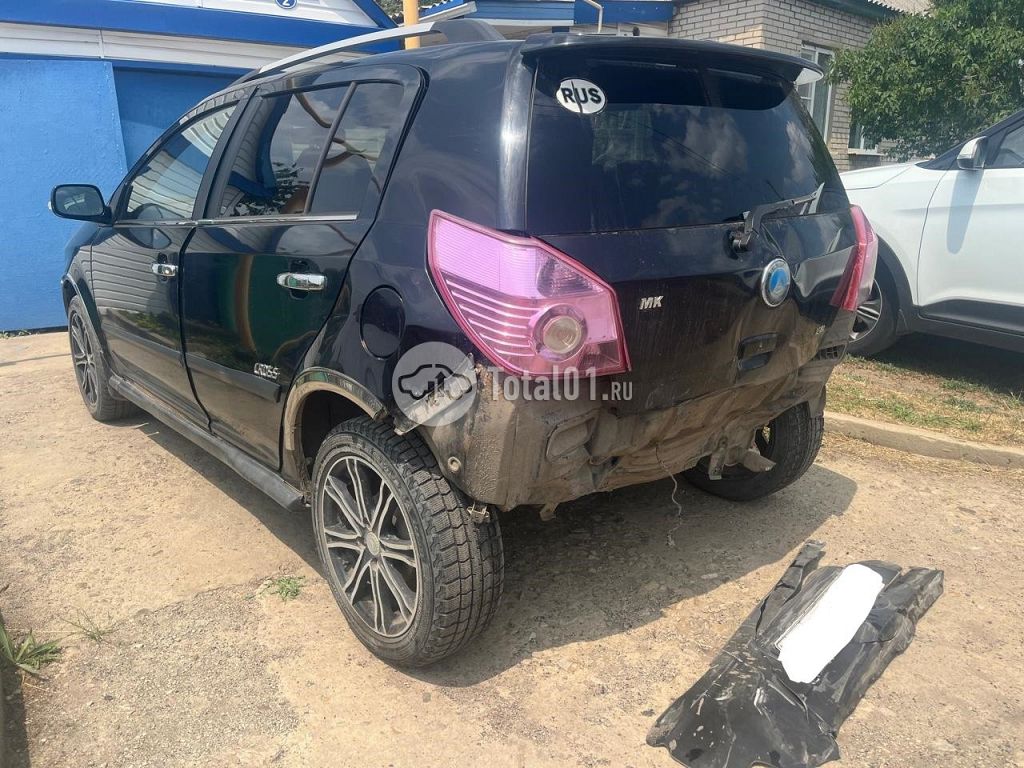 Фото Geely MK Cross 6