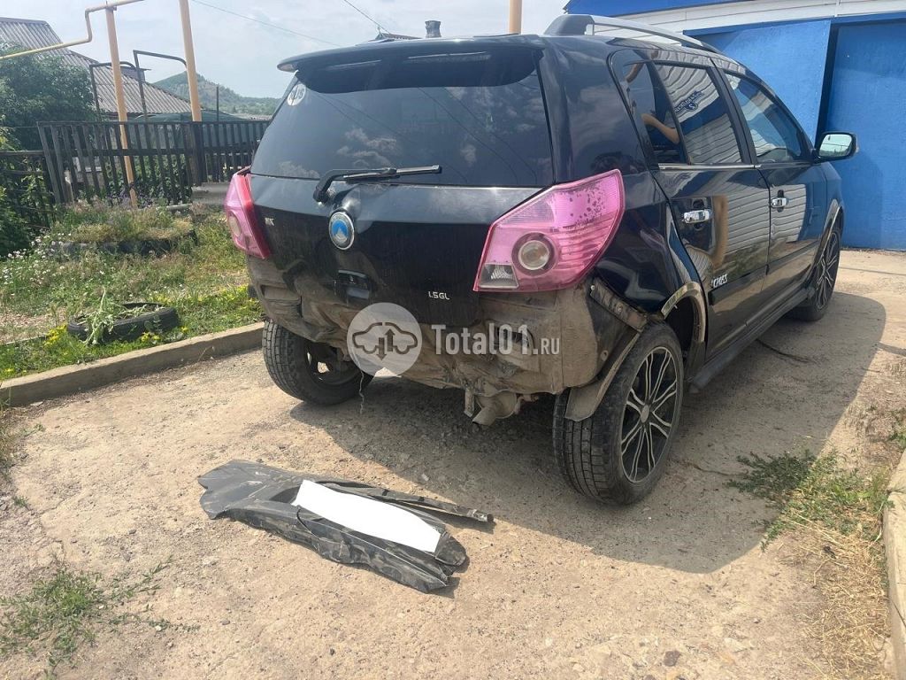 Фото Geely MK Cross 8