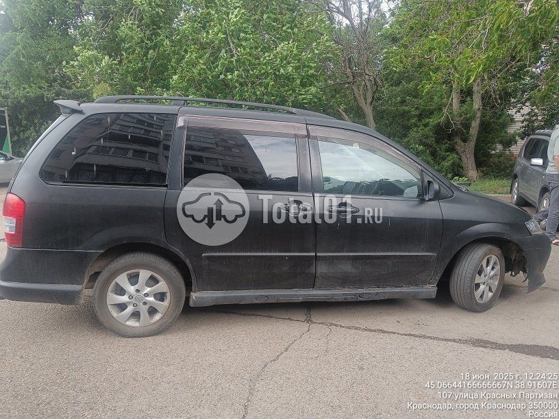 Фото Mazda MPV 8