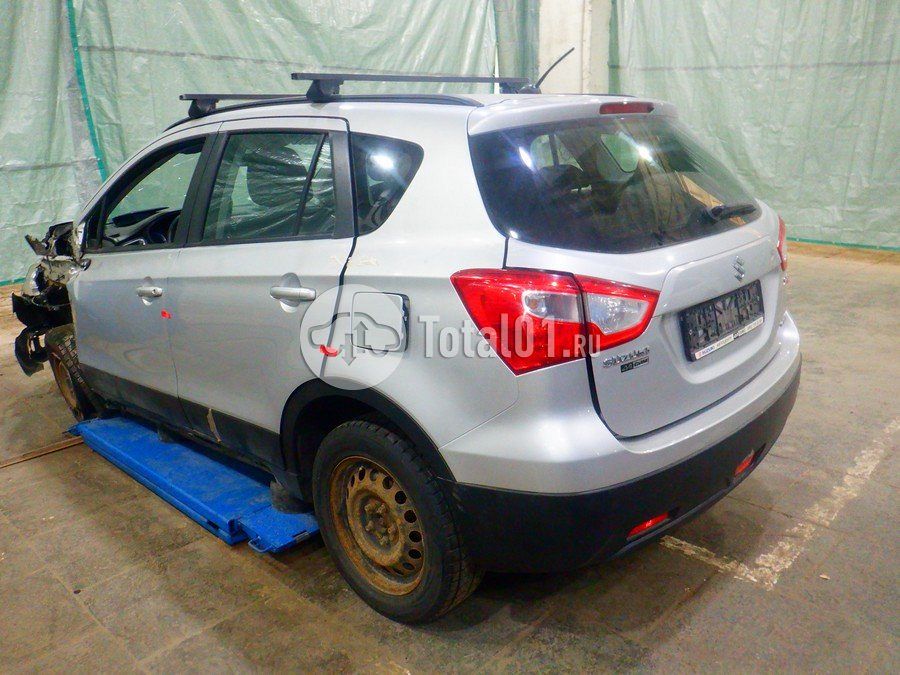 Фото Suzuki SX4 16