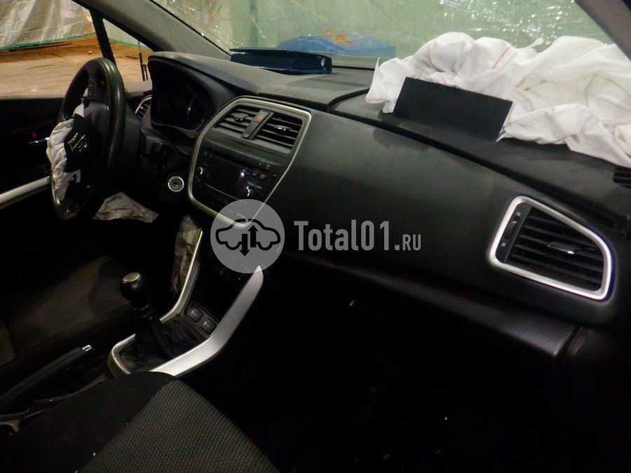Фото Suzuki SX4 28
