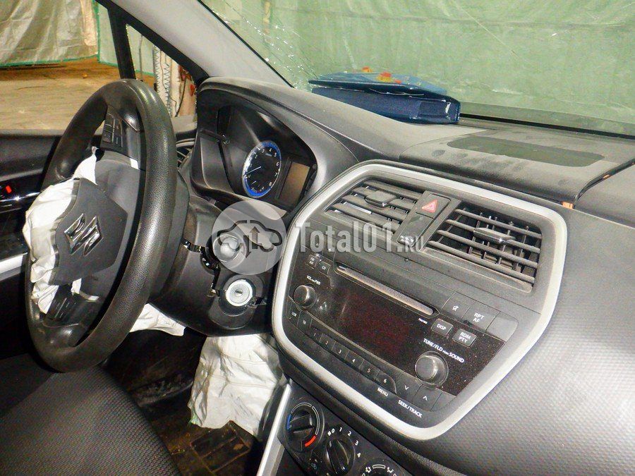 Фото Suzuki SX4 34
