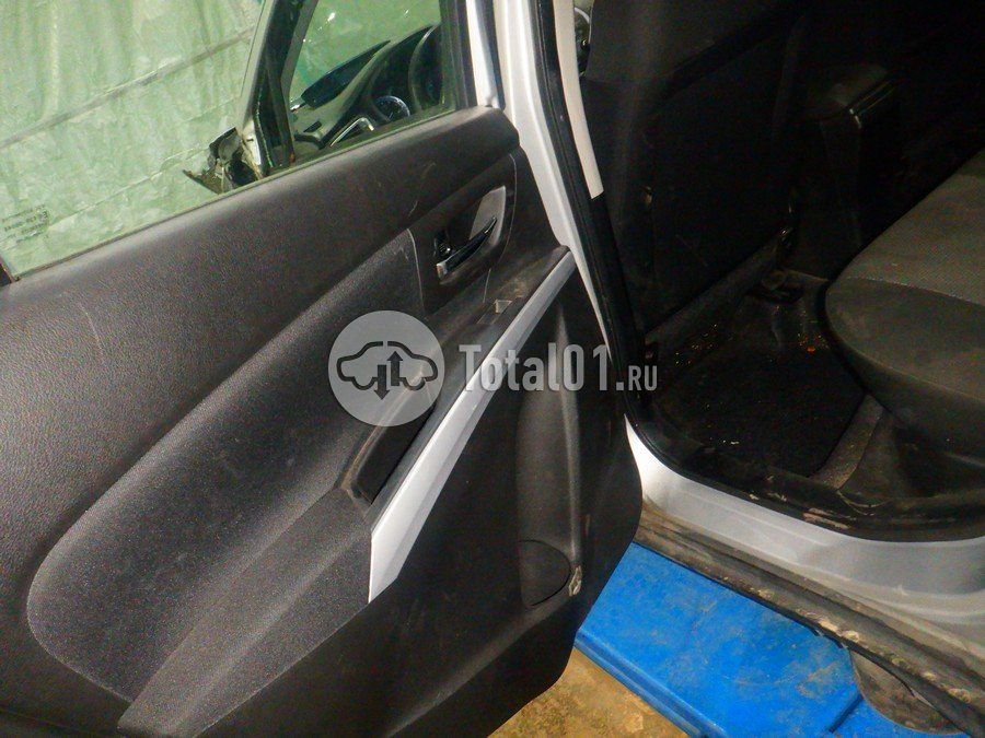 Фото Suzuki SX4 80